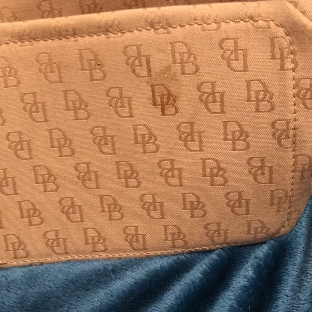 - Very nice Dooney and Bourke Tote! - Picture 2 of 13